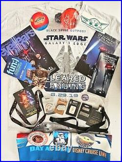 Disney's Star Wars Collectibles GALAXY'S EDGE Souvinir Lot Pins Badges Passes