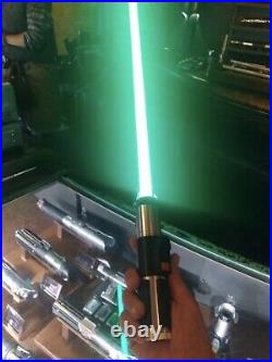 Star Wars Galaxys Edge Yoda Legacy Lightsaber Hilt 2023 Disney Park NEW IN HAND